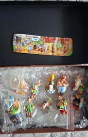 Kinder surprise : Asterix and Obelix